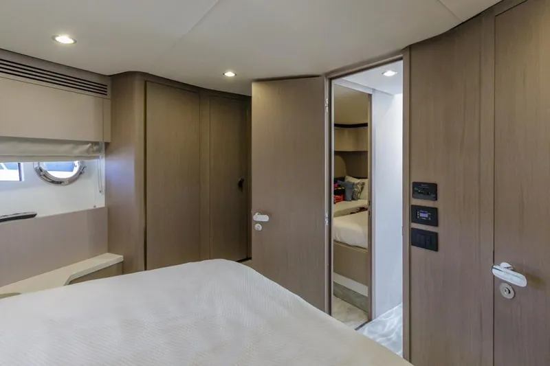 Slide: The Image of Azimut 60 Flybridge 2021 - 51