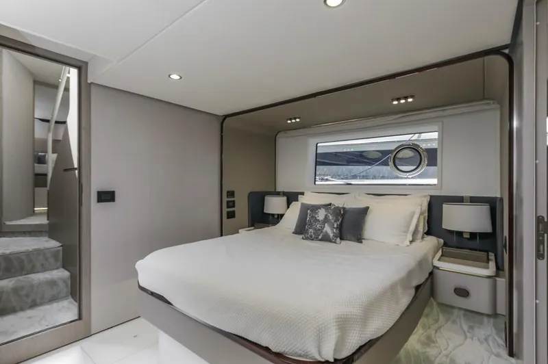 Slide: The Image of Azimut 60 Flybridge 2021 - 57