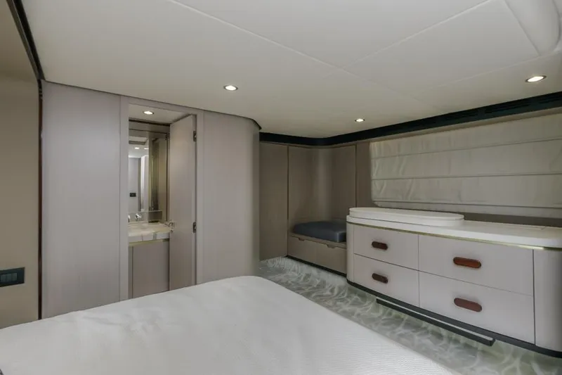 Slide: The Image of Azimut 60 Flybridge 2021 - 58