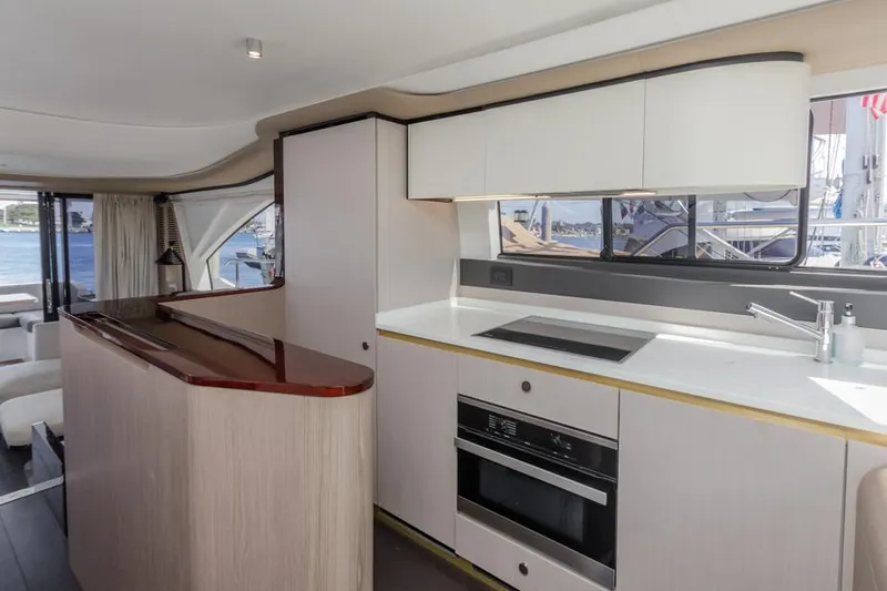 Slide: The Image of Azimut 60 Flybridge 2021 - 64
