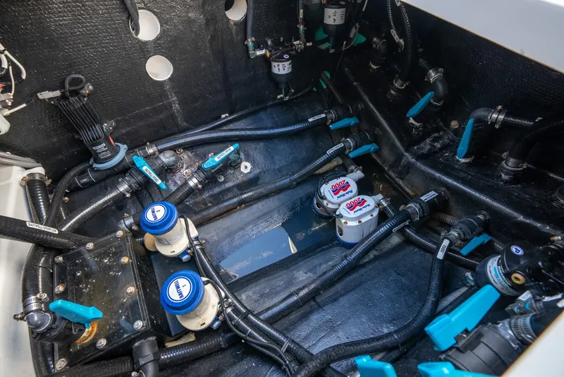 Slide: The Image of Yellowfin 42 Offshore 2021 - 55