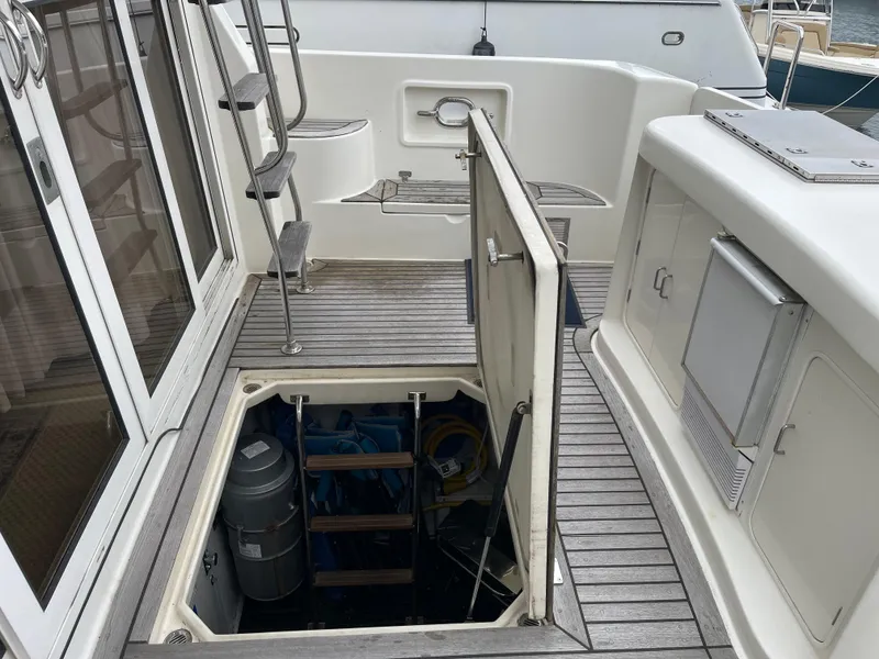 Slide: The Image of McKinna 57 Pilothouse 2000 - 54