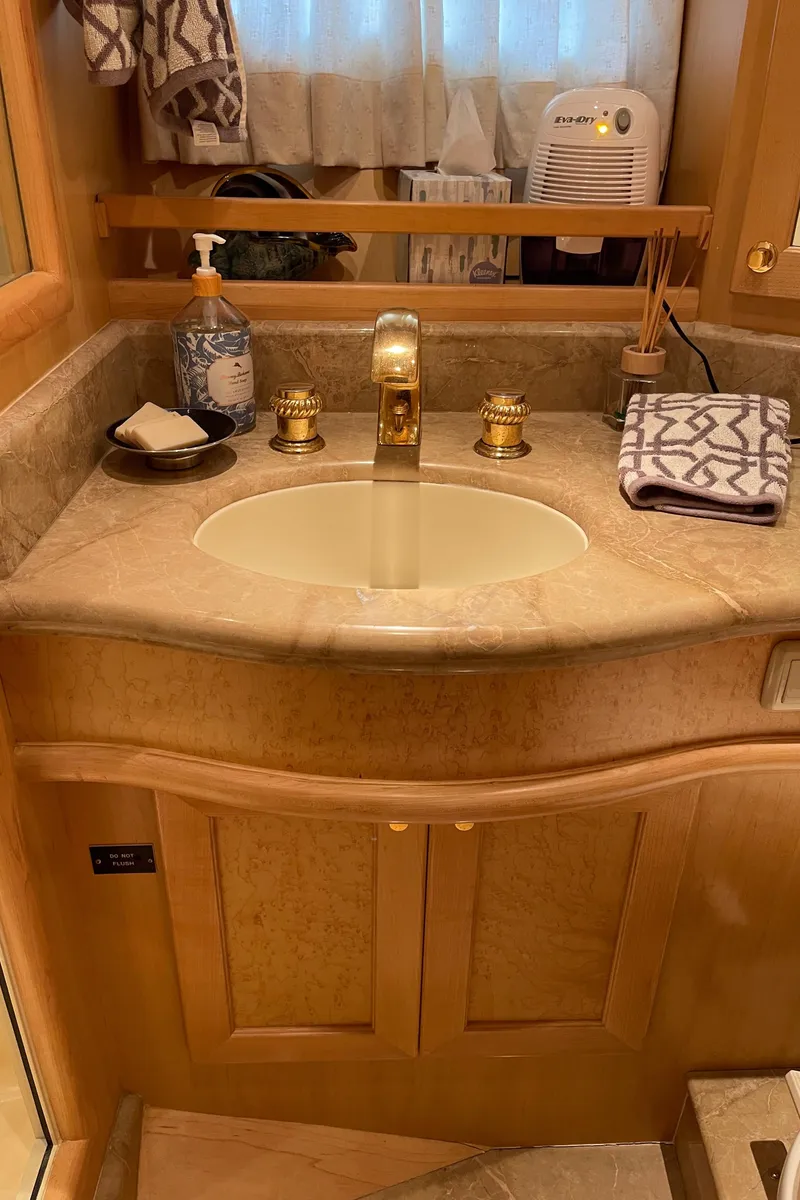 Slide: The Image of McKinna 57 Pilothouse 2000 - 58