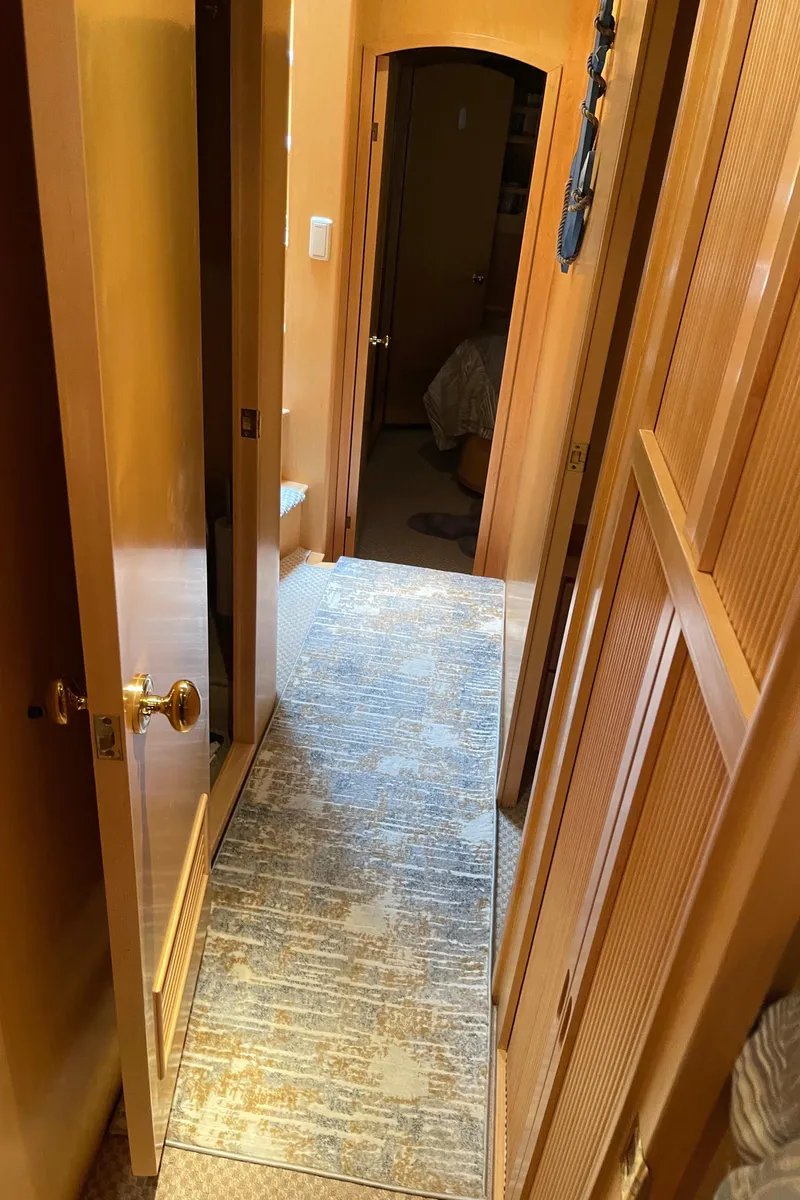 Slide: The Image of McKinna 57 Pilothouse 2000 - 62