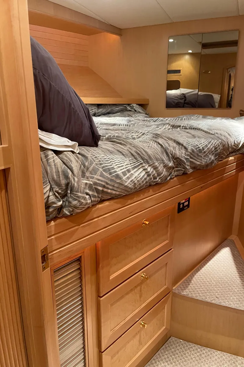 Slide: The Image of McKinna 57 Pilothouse 2000 - 63