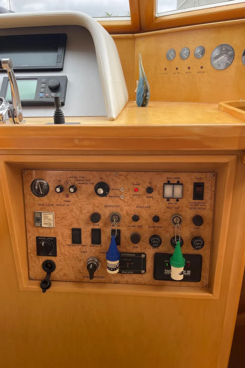 Slide: The Image of McKinna 57 Pilothouse 2000 - 66