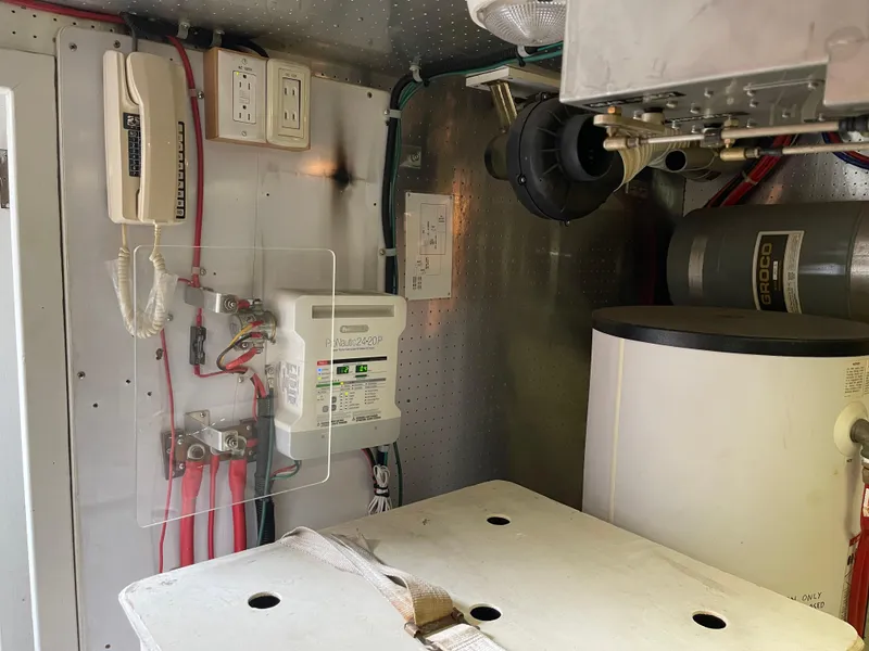 Slide: The Image of McKinna 57 Pilothouse 2000 - 71