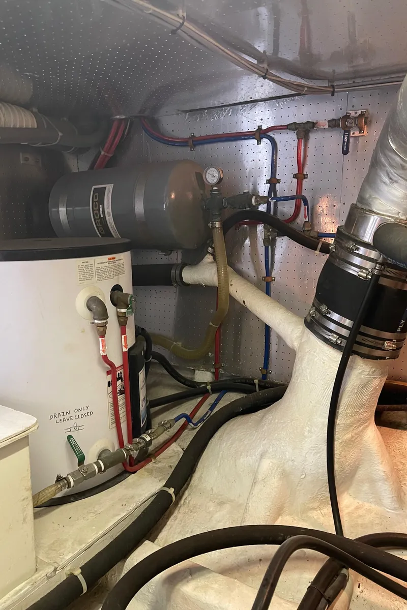 Slide: The Image of McKinna 57 Pilothouse 2000 - 74