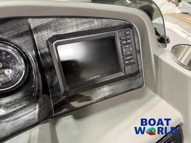 Slide: The Image of Tahoe LTZ 2385 Elite Cruise Tritoon & Honda 4-Stroke EFI 2025 - 16