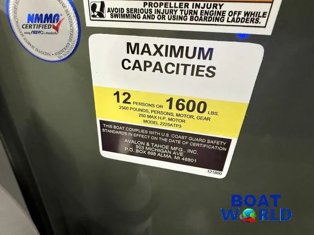 Slide: The Image of Tahoe LTZ 2385 Elite Cruise Tritoon & Honda 4-Stroke EFI 2025 - 18