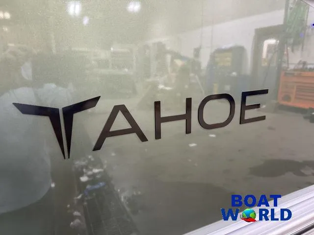 Slide: The Image of Tahoe LTZ 2385 Elite Cruise Tritoon & Honda 4-Stroke EFI 2025 - 37