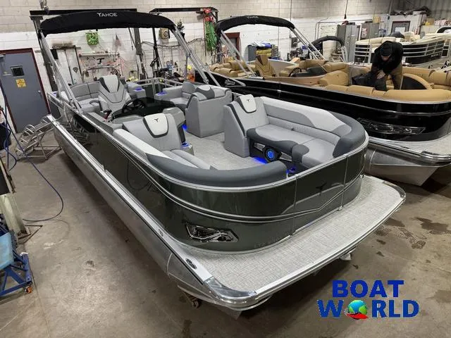 Slide: The Image of Tahoe LTZ 2385 Elite Cruise Tritoon & Honda 4-Stroke EFI 2025 - 46