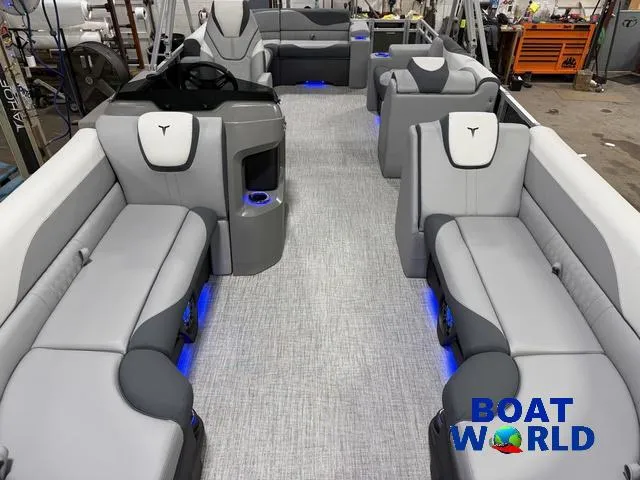 Slide: The Image of Tahoe LTZ 2385 Elite Cruise Tritoon & Honda 4-Stroke EFI 2025 - 8