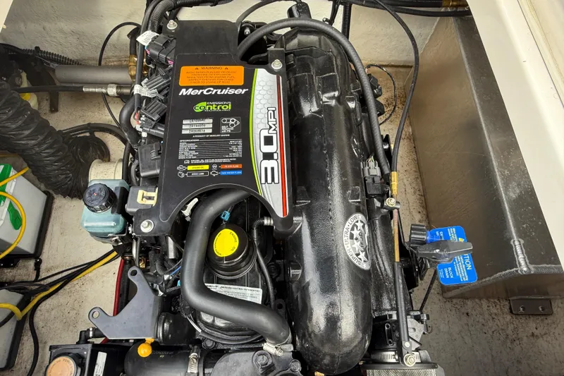 Slide: The Image of MerCruiser 3.0L engine in 2014 Chaparral 18 Ski & Fish H2O boat. - 16