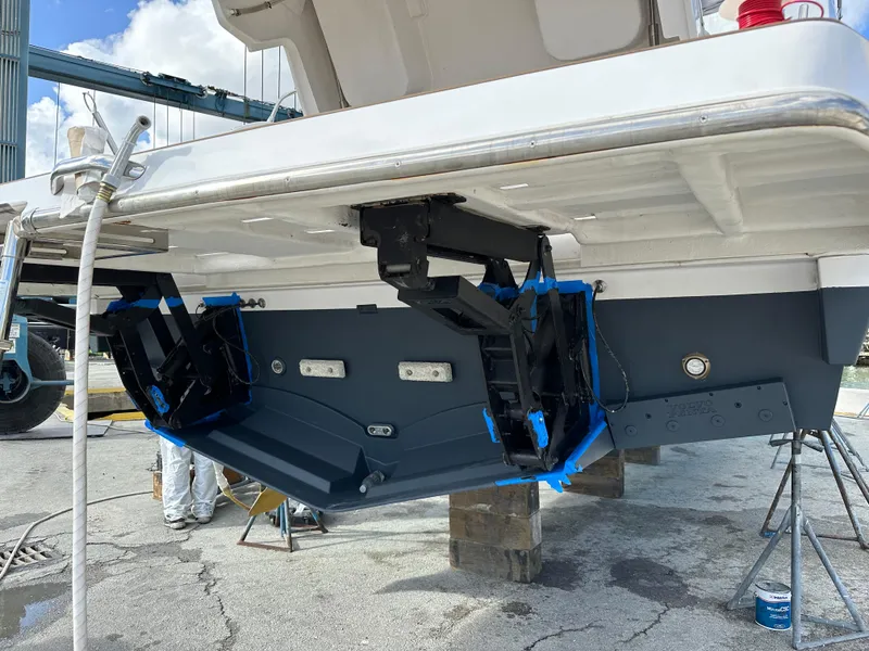 Slide: The Image of Azimut Atlantis 45 2021 - 50