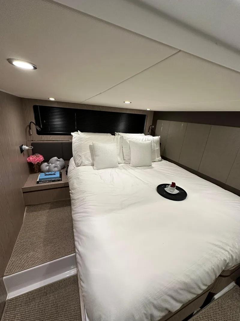 Slide: The Image of Azimut Atlantis 45 2021 - 51