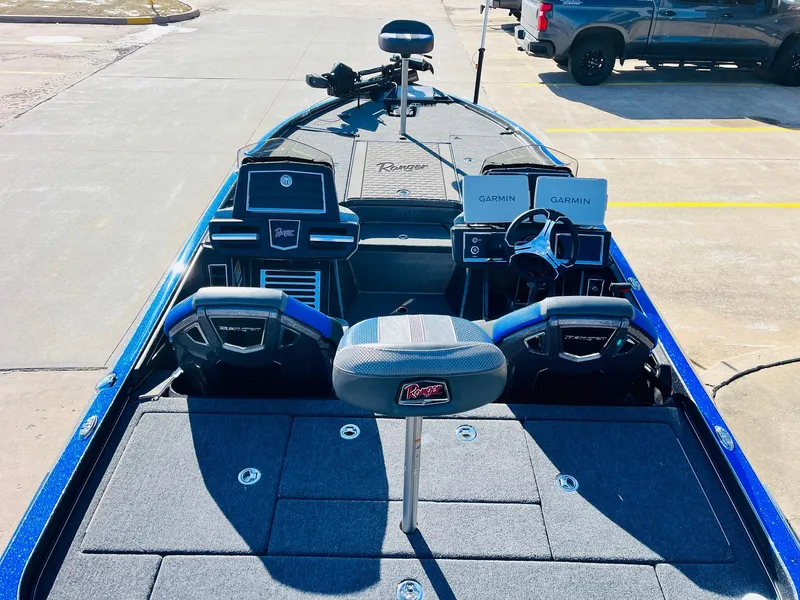 Slide: The Image of 2025 Ranger Z520R Cup-Equipped boat interior with advanced navigation systems. - 7