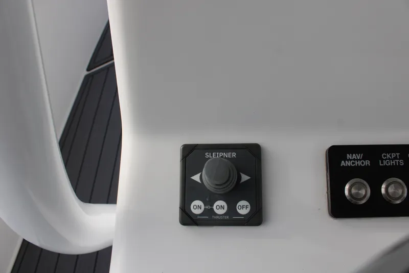 Slide: The Image of Control panel on 2023 Front Runner 33 Center Console boat. - 40