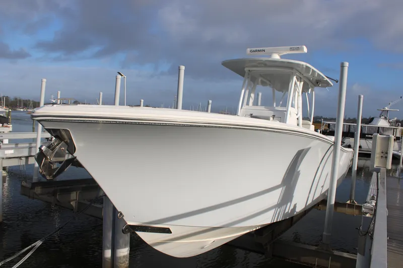 Slide: The Image of Front Runner 33 Center Console 2023 - 56