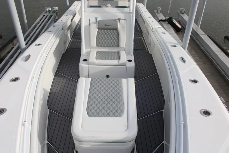 Slide: The Image of Front Runner 33 Center Console 2023 - 57