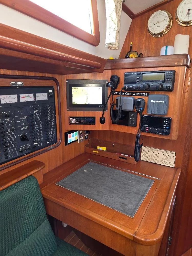 Slide: The Image of New Ray Marine Axiom Plus - 30