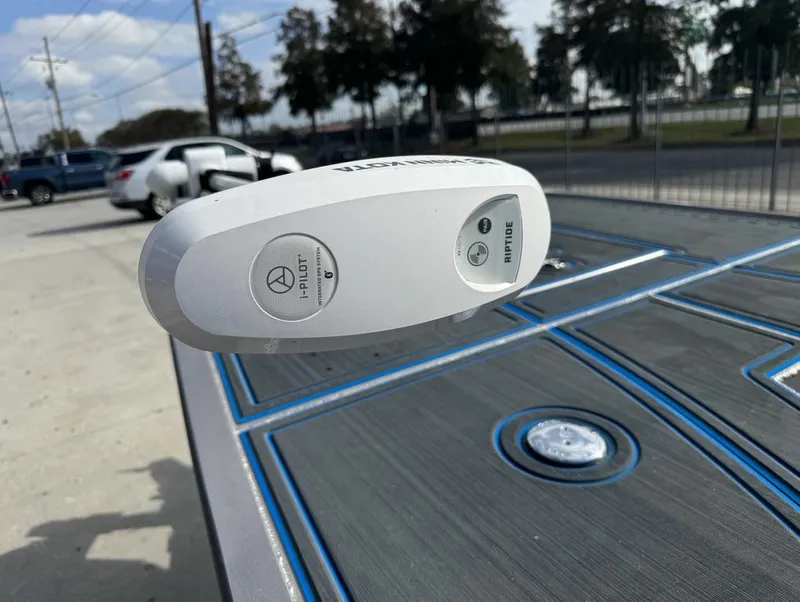 Slide: The Image of Minn Kota Riptide i-Pilot on Custom Cottonmouth 1860 boat, 2022 model. - 17