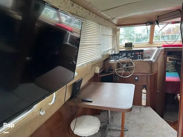 Slide: The Image of 1982 Sea Ray 355T for sale in Alva, FL - 14