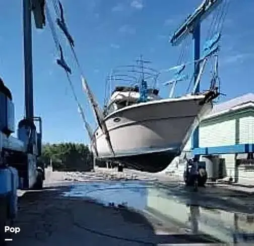 Slide: The Image of 1982 Sea Ray 355T for sale in Alva, FL - 5