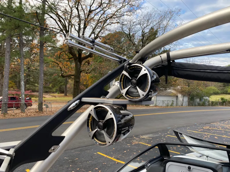 Slide: The Image of 2016 Malibu Wakesetter 23 LSV boat speakers and tower detail. - 13