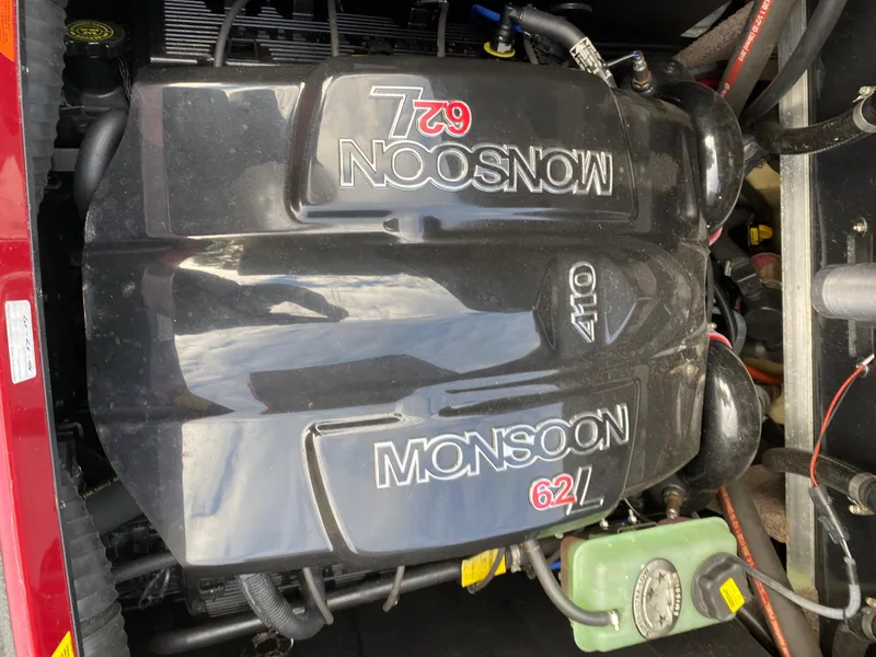 Slide: The Image of 2016 Malibu Wakesetter 23 LSV Monsoon 6.2L engine, top view. - 6