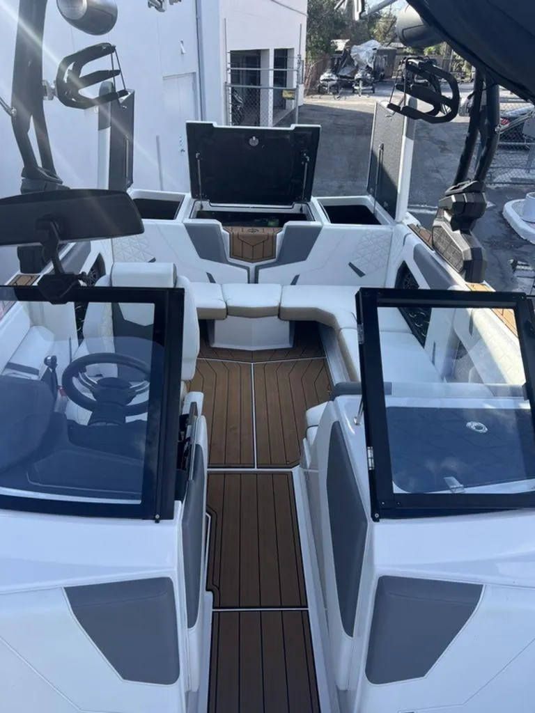 Slide: The Image of Nautique Super Air Nautique GS20 2023 - 12