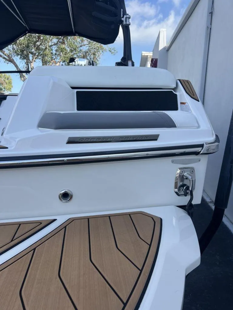 Slide: The Image of Nautique Super Air Nautique GS20 2023 - 13