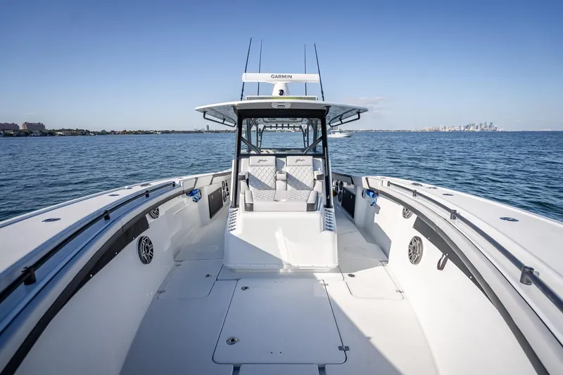 Slide: The Image of Yellowfin 42 2024 - 53