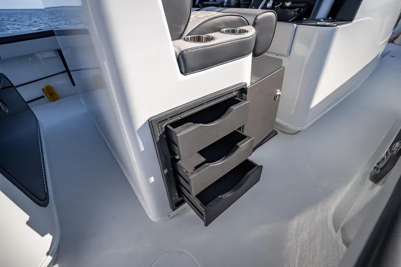 Slide: The Image of Yellowfin 42 2024 - 79