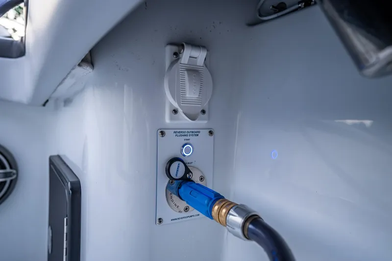 Slide: The Image of Yellowfin 42 2024 - 82