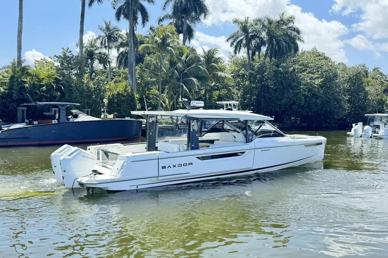 Slide: The Image of Saxdor 400 GTO 2025 - 10