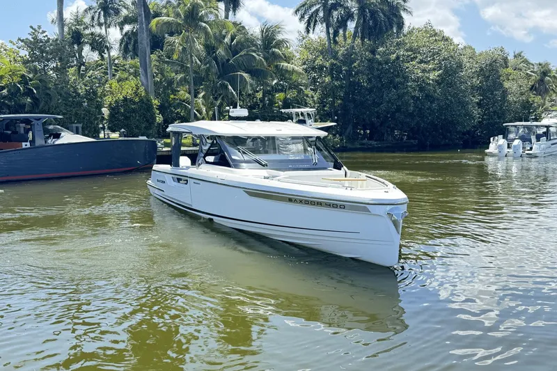 Slide: The Image of Saxdor 400 GTO 2025 - 15