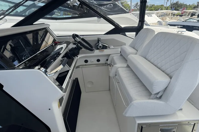 Slide: The Image of Saxdor 400 GTO 2025 - 28