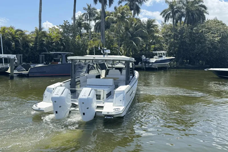 Slide: The Image of Saxdor 400 GTO 2025 - 6