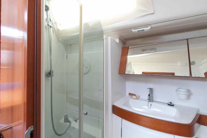 Slide: The Image of Beneteau 43 2008 - 64