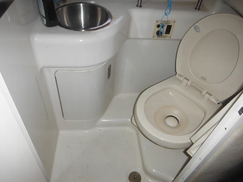 Slide: The Image of Sea Ray 260 Sundancer 2010 - 51