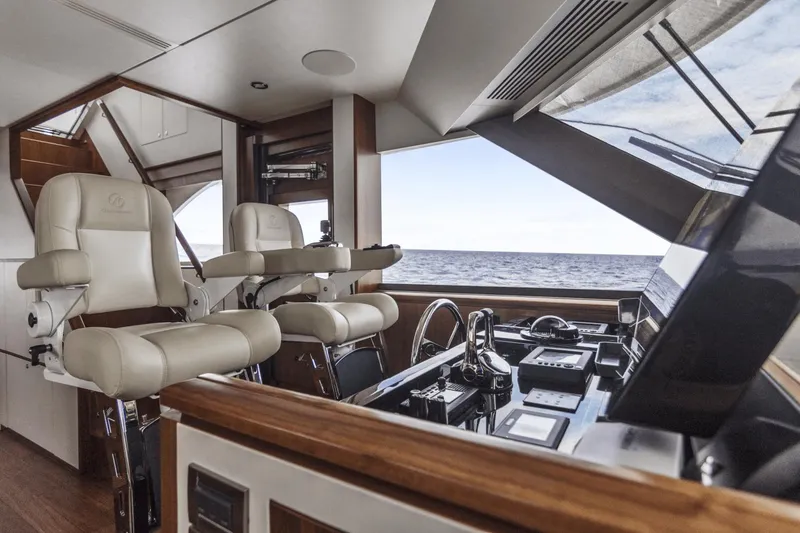 Slide: The Image of Ocean Alexander 85E 2018 - 11