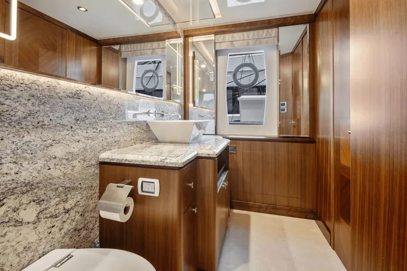 Slide: The Image of Ocean Alexander 85E 2018 - 17