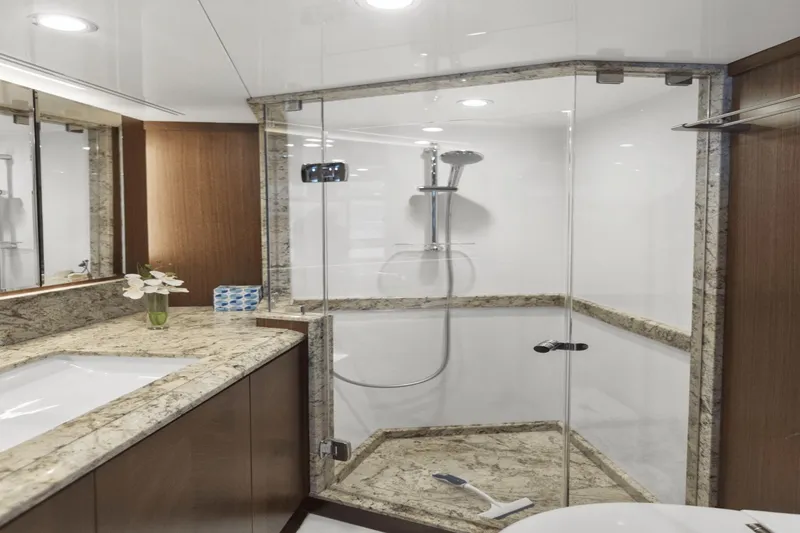 Slide: The Image of Ocean Alexander 85E 2018 - 19