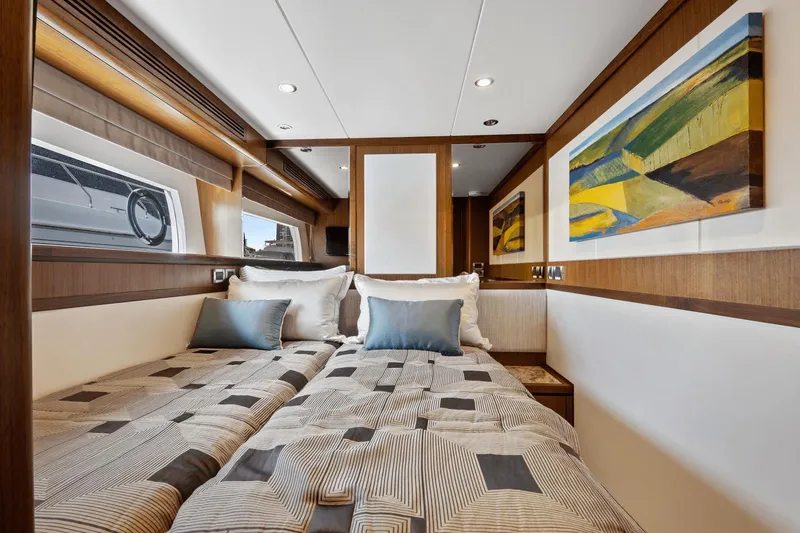 Slide: The Image of Ocean Alexander 85E 2018 - 23