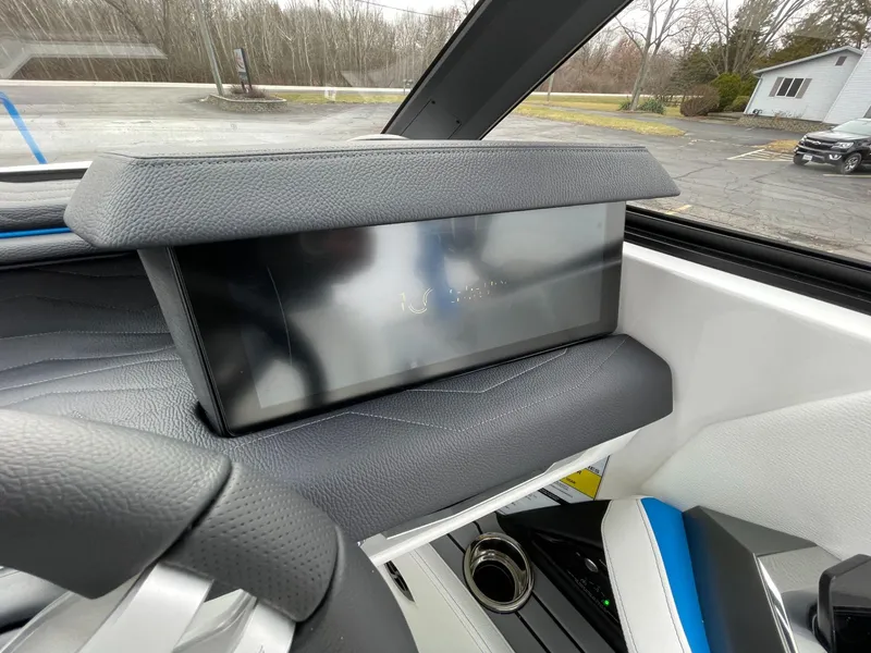 Slide: The Image of Nautique Super Air G23 2025 - 16