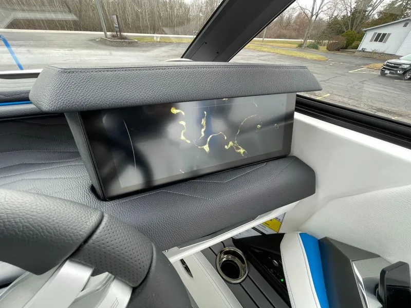 Slide: The Image of Nautique Super Air G23 2025 - 17