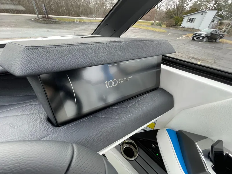 Slide: The Image of Nautique Super Air G23 2025 - 18