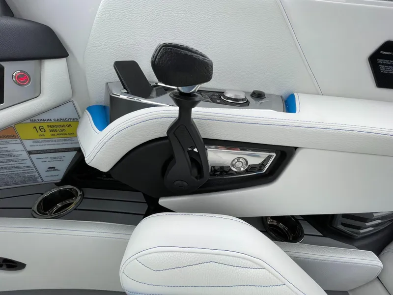 Slide: The Image of Nautique Super Air G23 2025 - 20