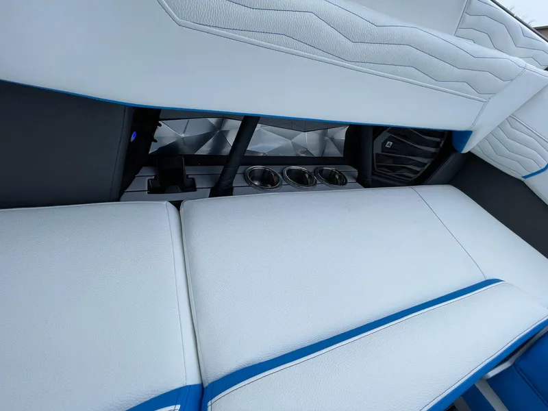 Slide: The Image of Nautique Super Air G23 2025 - 26